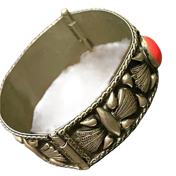 Antique Art Deco Italy Alpaca Carved shell Cameo & Coral Bangle bracelet - Picture 4 of 12